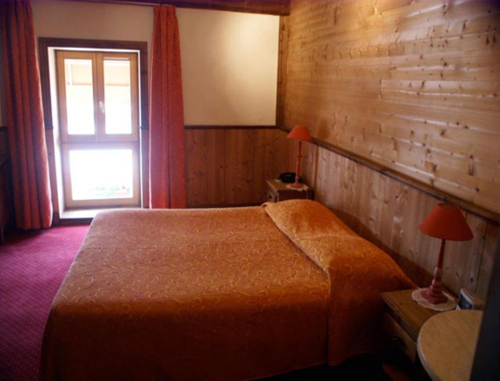 Le Relais De L'Abbaye Ξενοδοχείο Tournus Δωμάτιο φωτογραφία