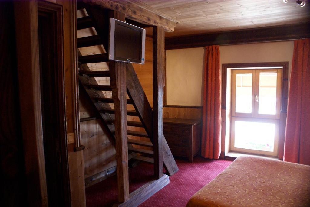 Le Relais De L'Abbaye Ξενοδοχείο Tournus Δωμάτιο φωτογραφία